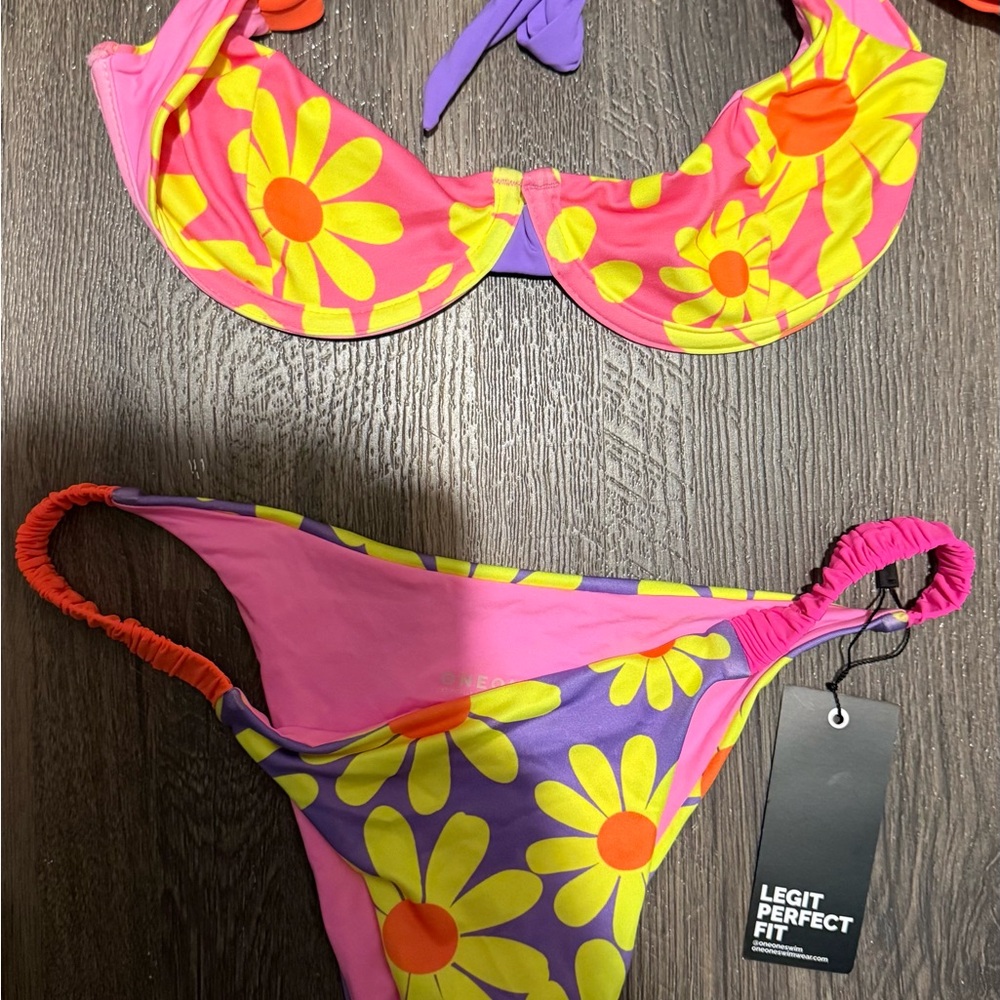 Women’s Neon Pink Floral Daisy Bikini Set Small ONEONE swimwear